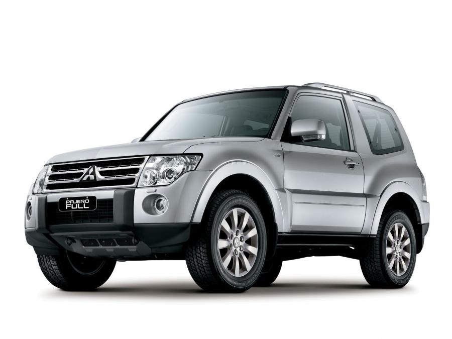  Mitsubishi Pajero 3-Door 2006 года  (фото 2 из 9)